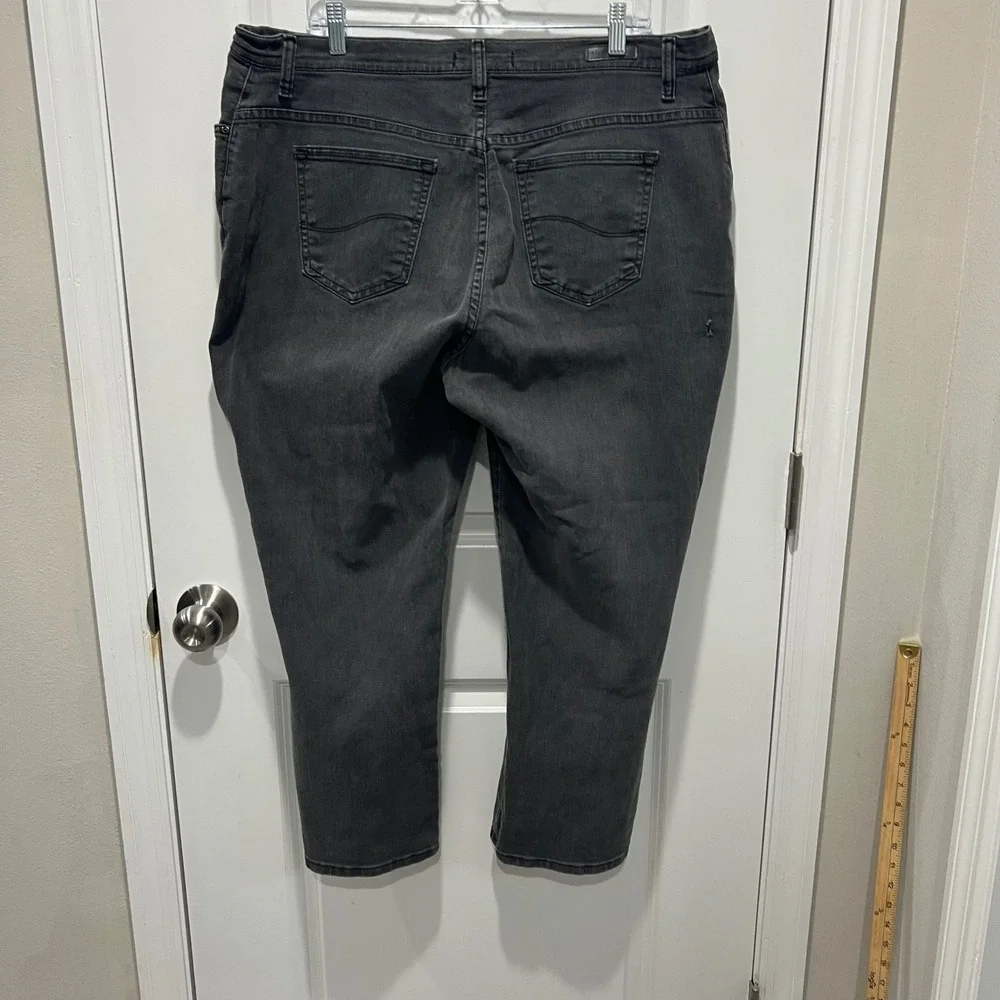 Lee Womens Straight Leg Relaxed Fit Black Jeans 18W Petite Flawed - Picture 2 of 13